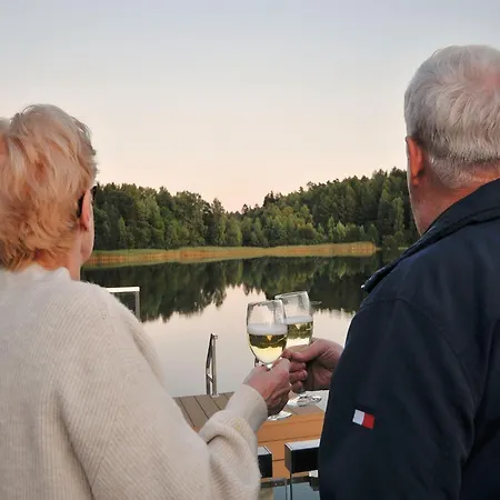 Unique On The Water, Bytow, Cleaning Included *