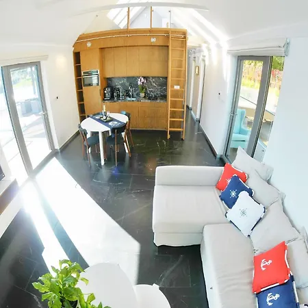Holiday home In By Private Lake, Cleaning Included *